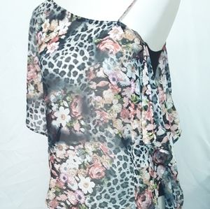 🌺Asymmetrical Floral Blouse